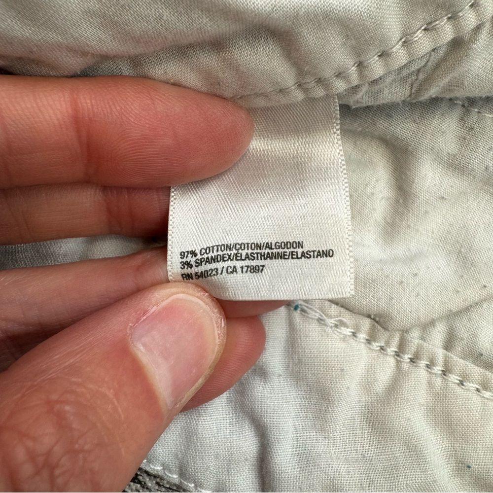 Old Navy Women's Mid Rise Chino Shorts Gray Size 4 4.5" Inseam Stretch - Picture 7 of 10